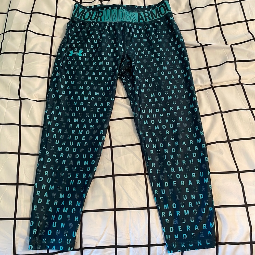 Girl’s Under Armour cropped leggings